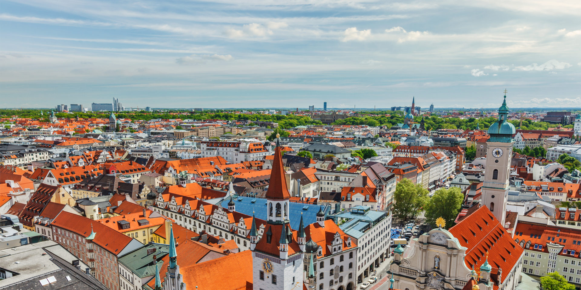 luftaufnahme luftbild stadt kommune kirche stadtbild panorama drohne drone himmel von oben vogelperspektive
